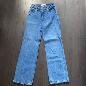 Abercrombie Curve Love ‘90s Relaxed High Rise Jean